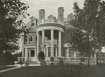 Thomas C. Hennings Residence